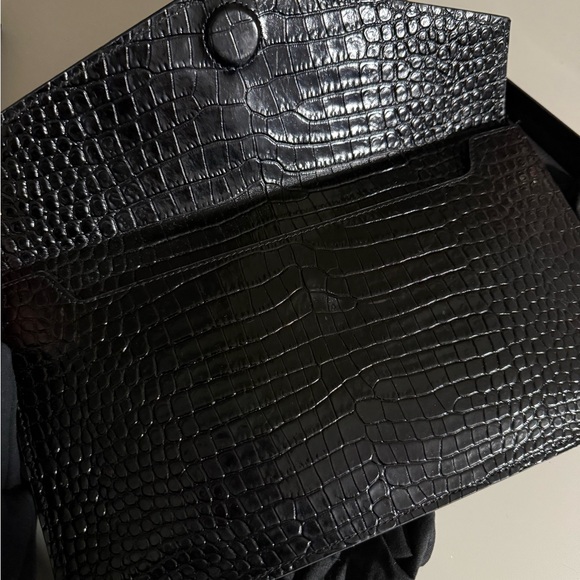 Yves Saint Laurent Black Croc-Embossed Clutch - Picture 3 of 10